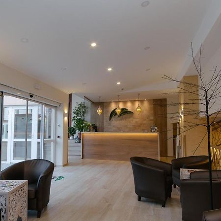 Oazis Hotel*** Надьканижа Экстерьер фото