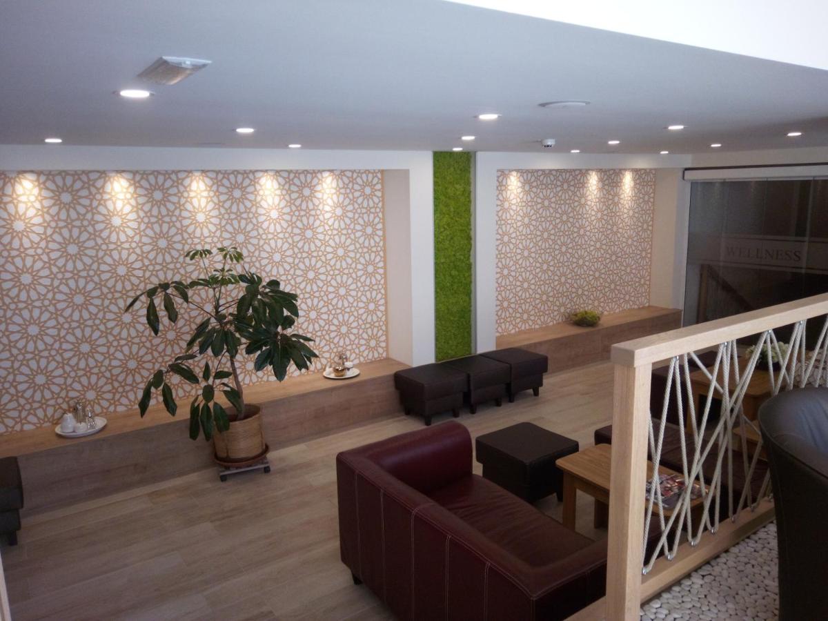 Oazis Hotel*** Надьканижа Экстерьер фото