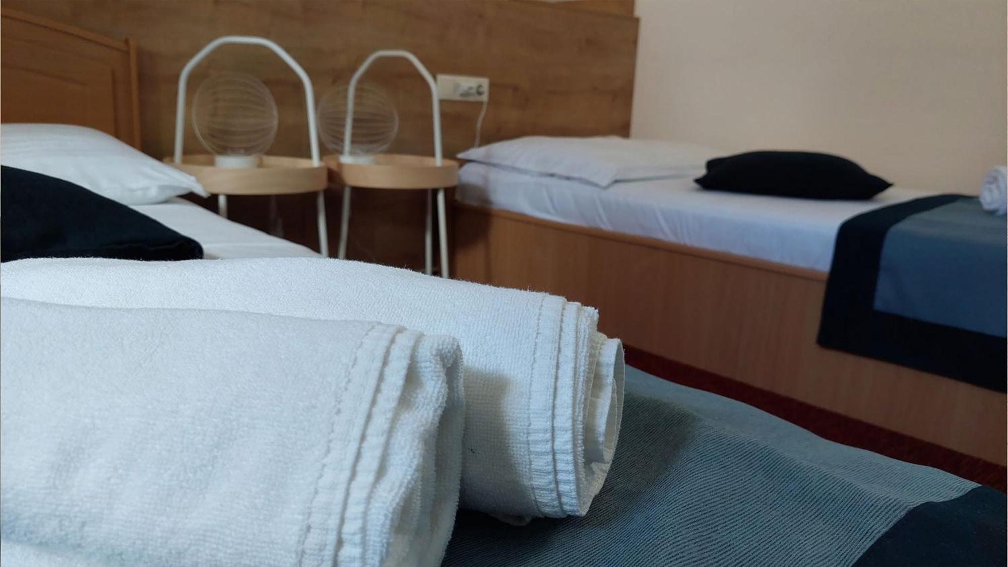 Oazis Hotel*** Надьканижа Экстерьер фото