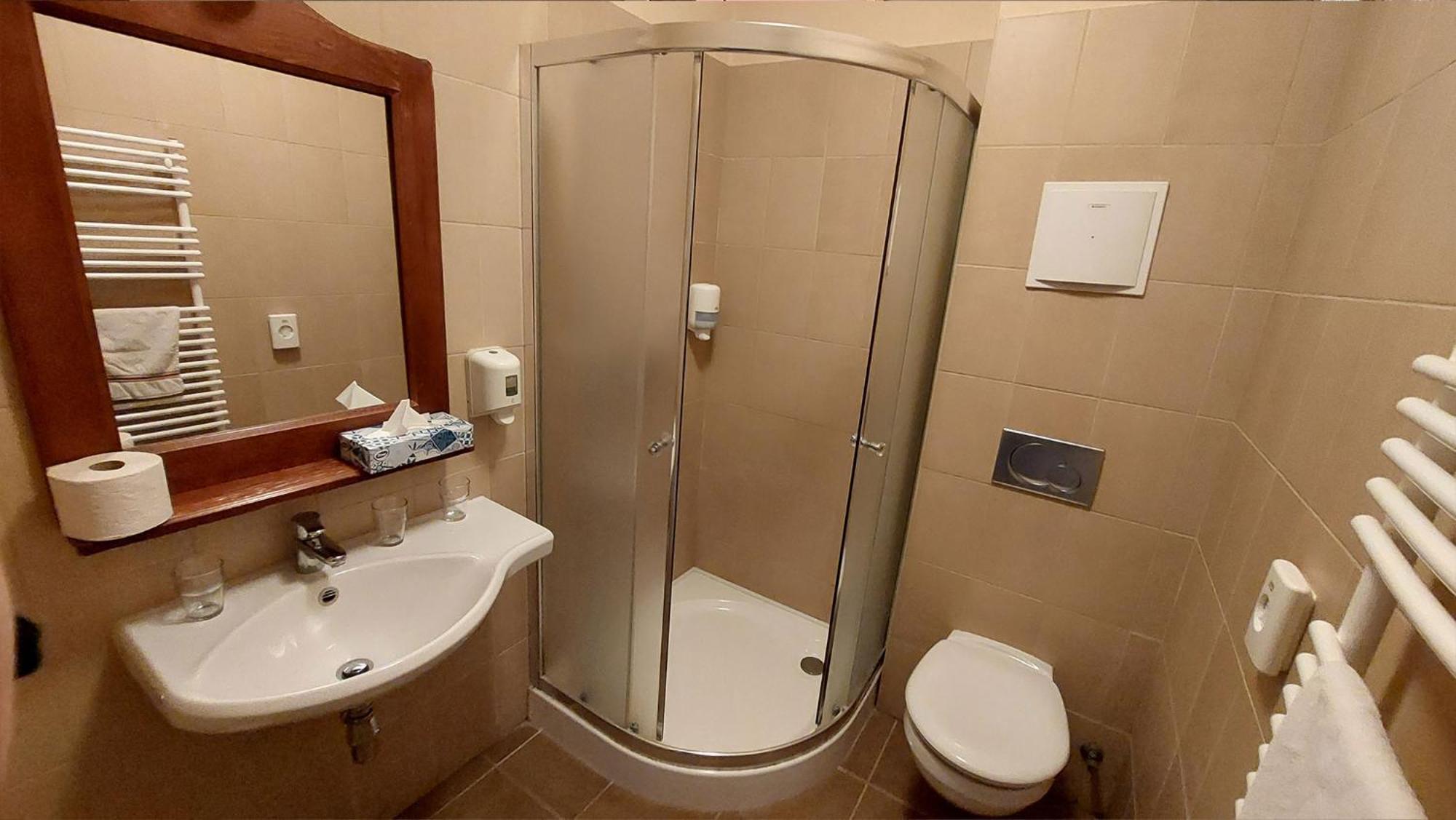 Oazis Hotel*** Надьканижа Экстерьер фото