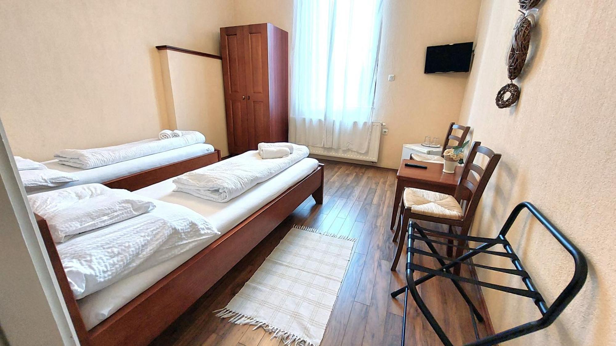 Oazis Hotel*** Надьканижа Экстерьер фото