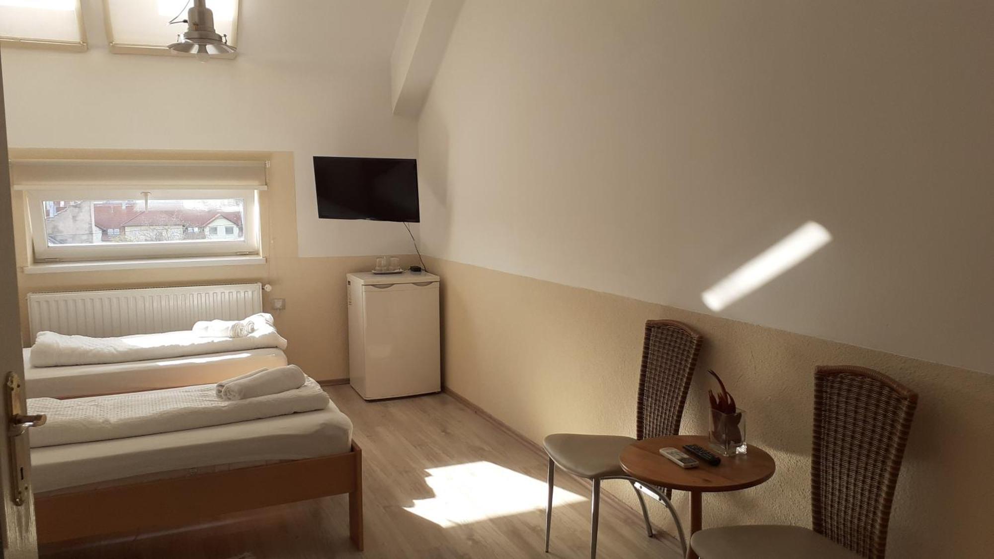 Oazis Hotel*** Надьканижа Экстерьер фото