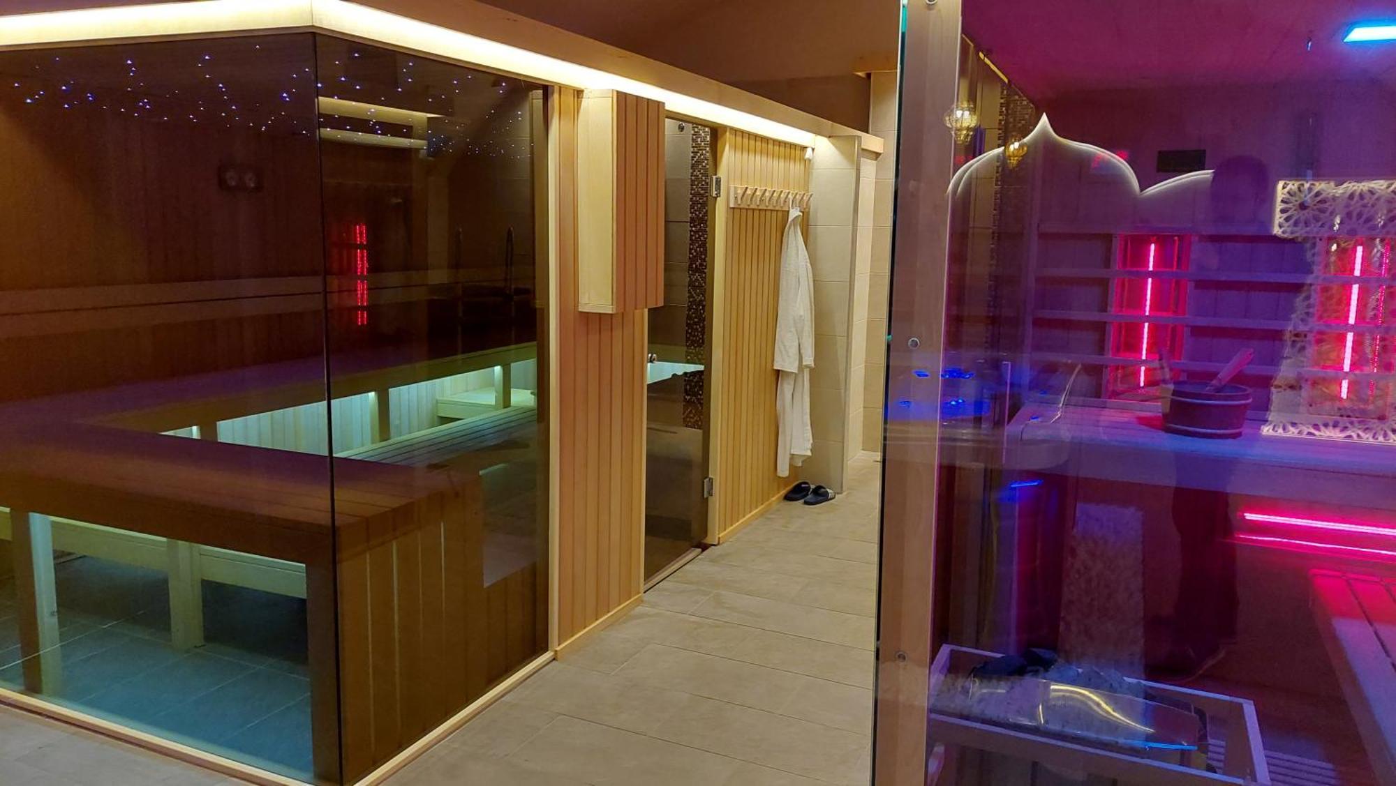 Oazis Hotel*** Надьканижа Экстерьер фото